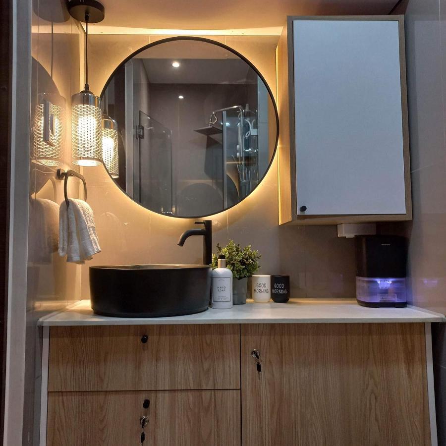 Makati Cosy Home L Couples Families L 500Mbps Wifi Manila Ngoại thất bức ảnh